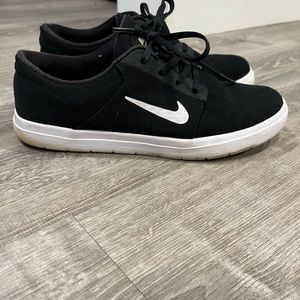 Nike canvas men’s shoes
